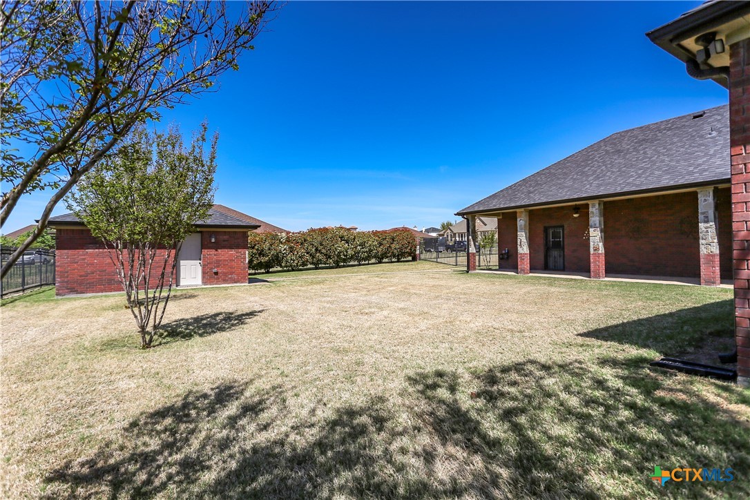 main property photo 35