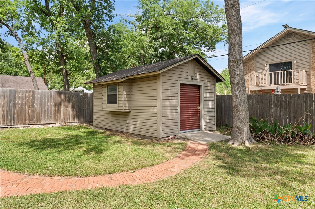 main property photo 37