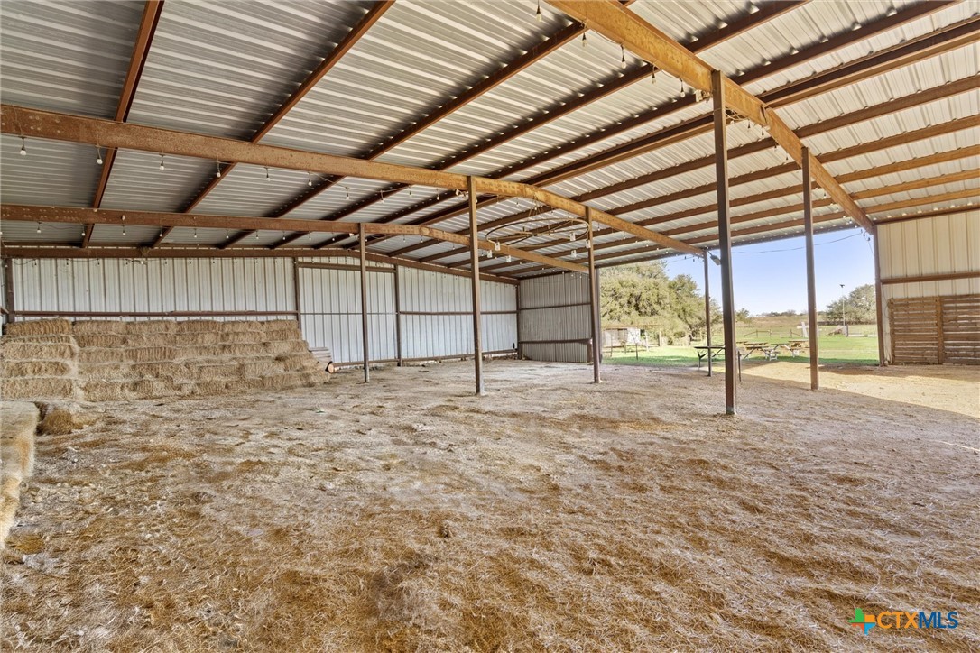 main property photo 40