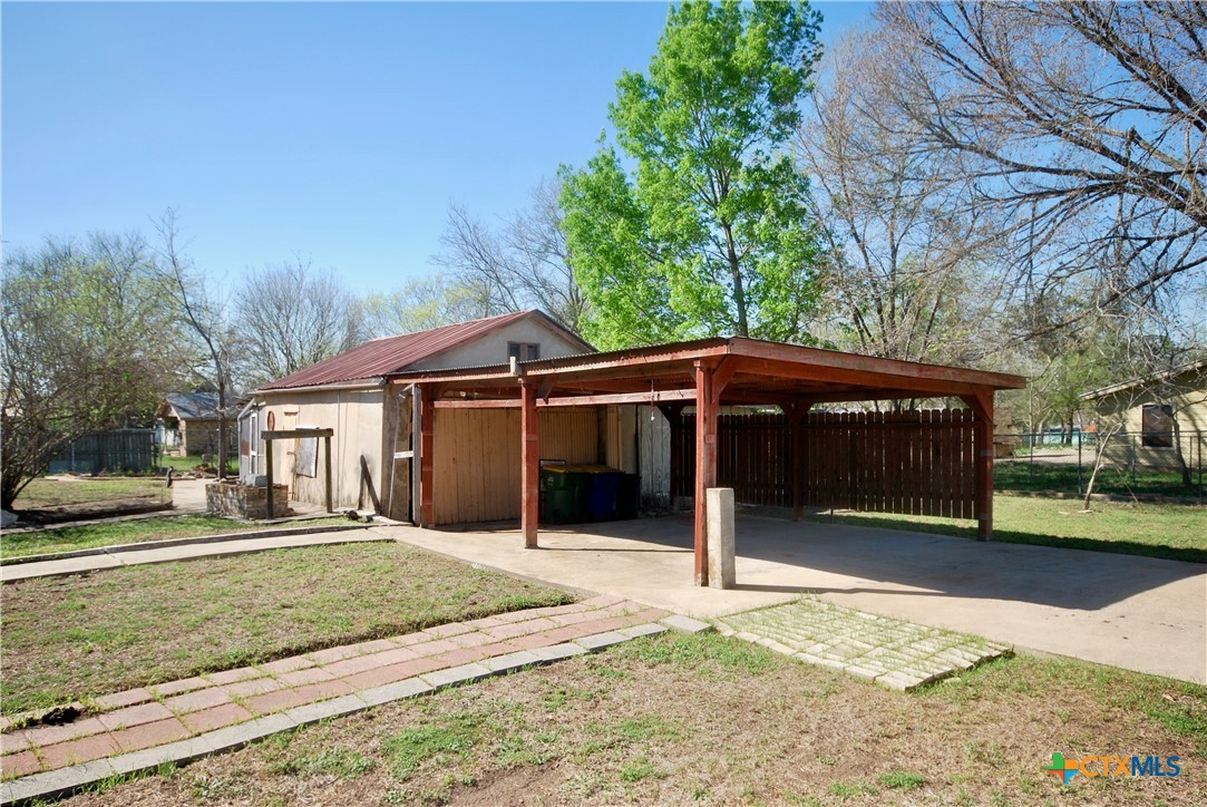 main property photo 19