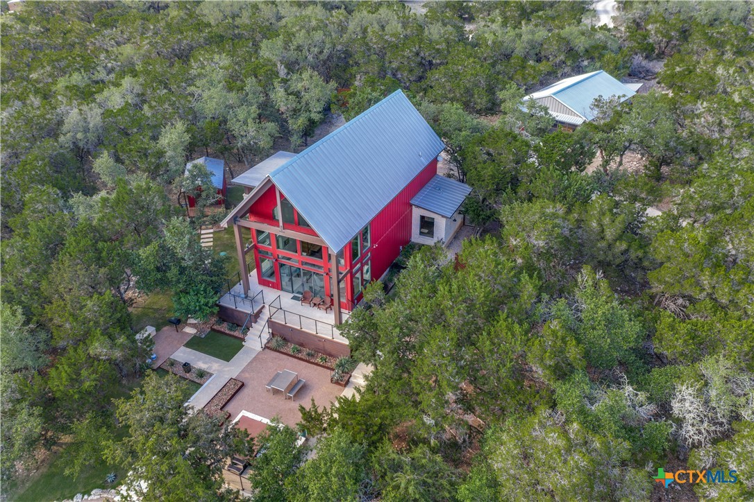 main property photo 40