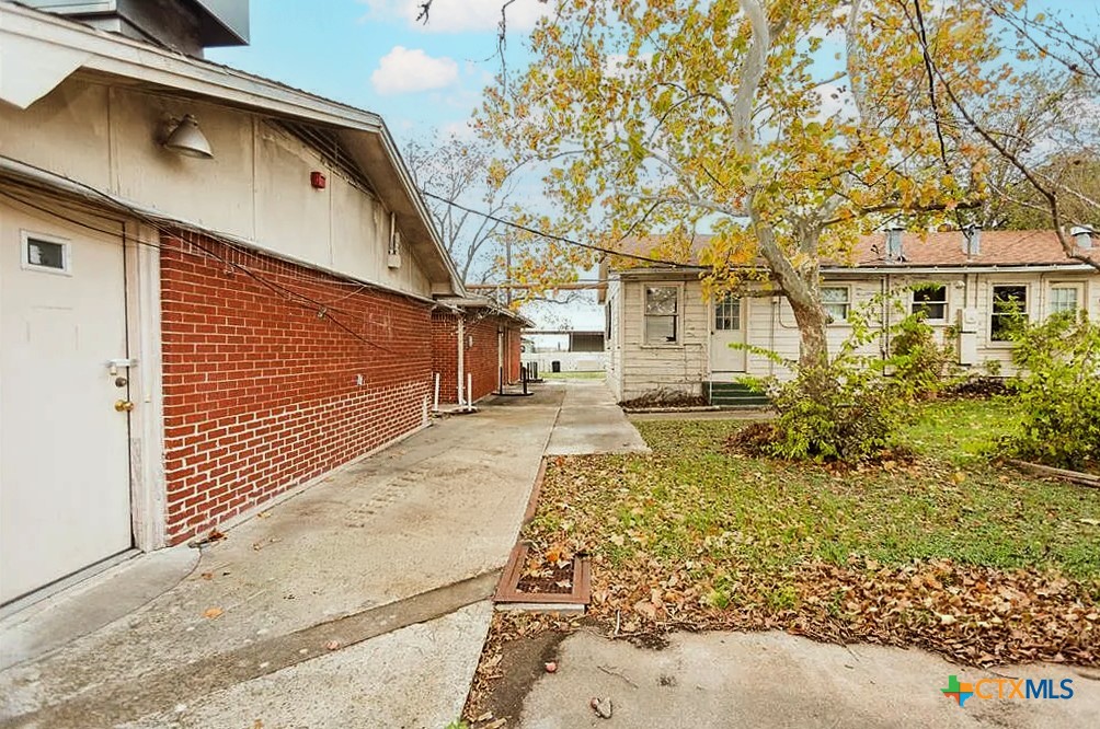 main property photo 6