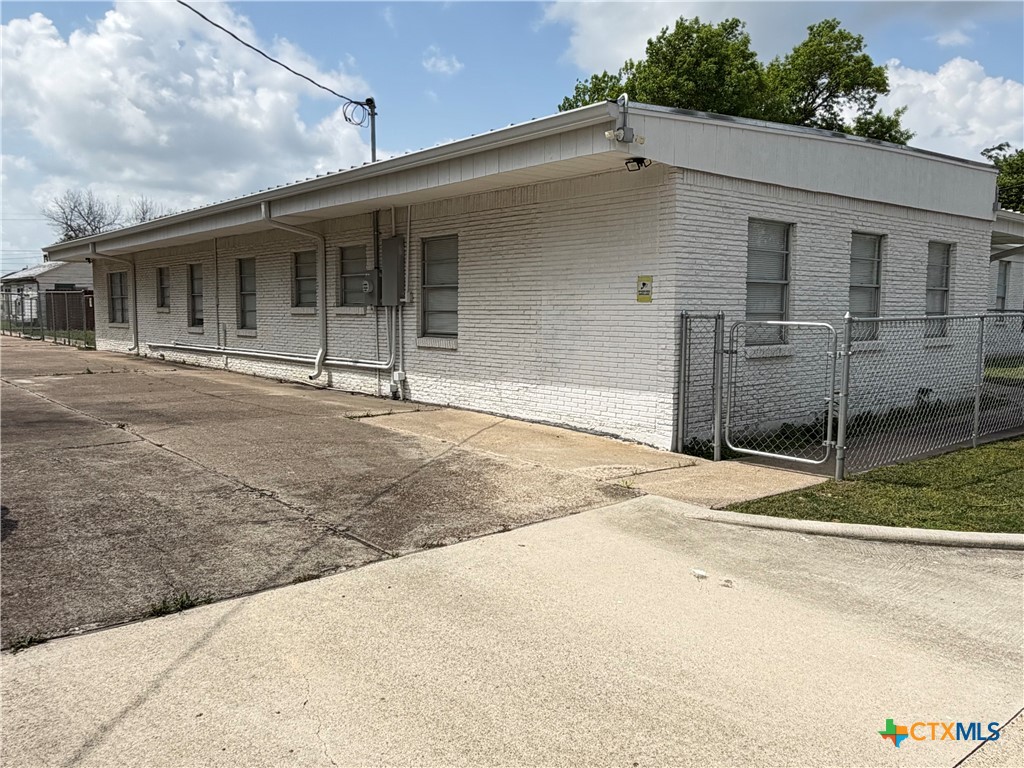 main property photo 12