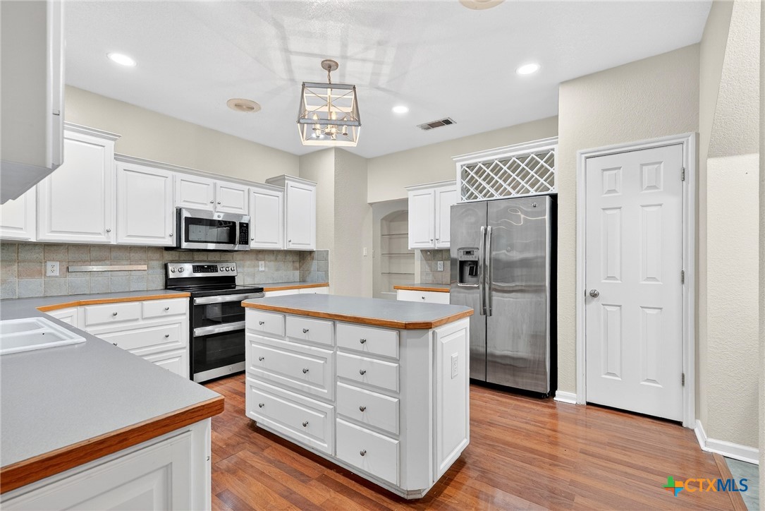 main property photo 9