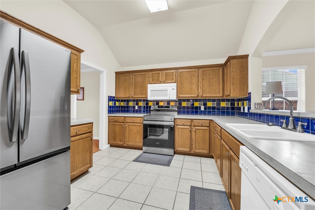 main property photo 18