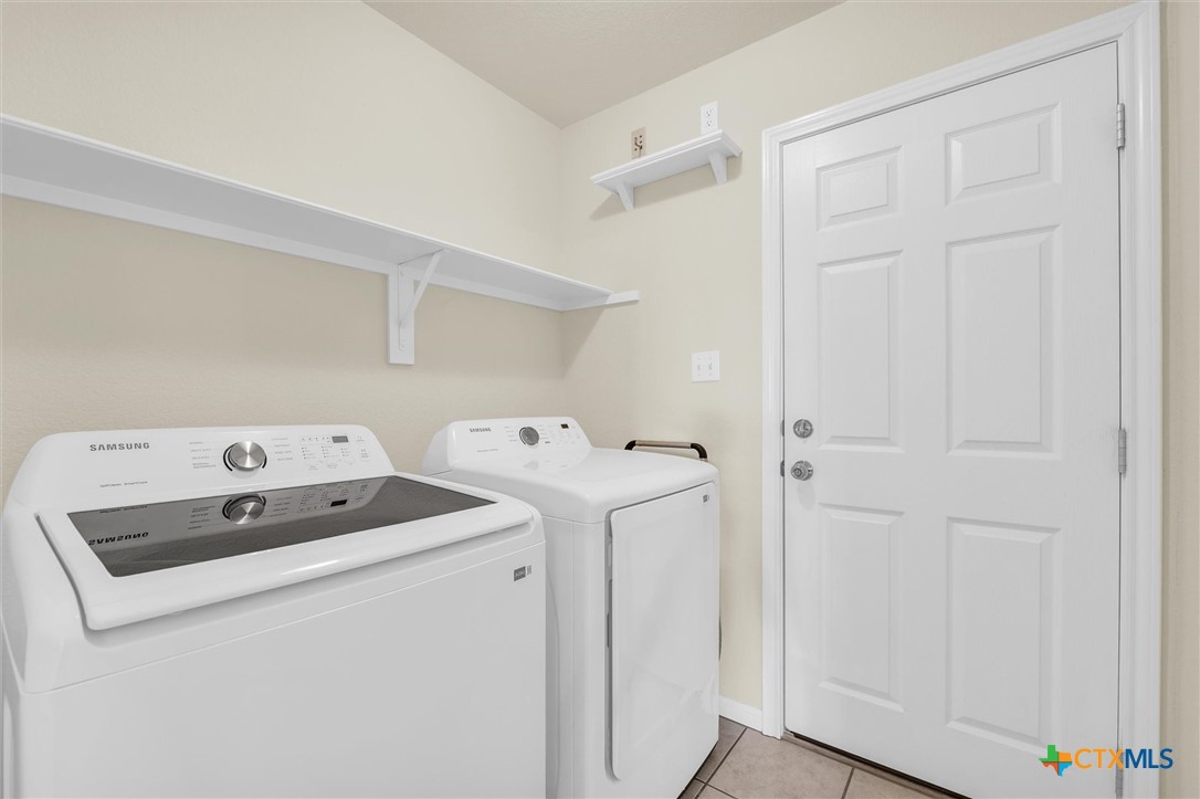 main property photo 9