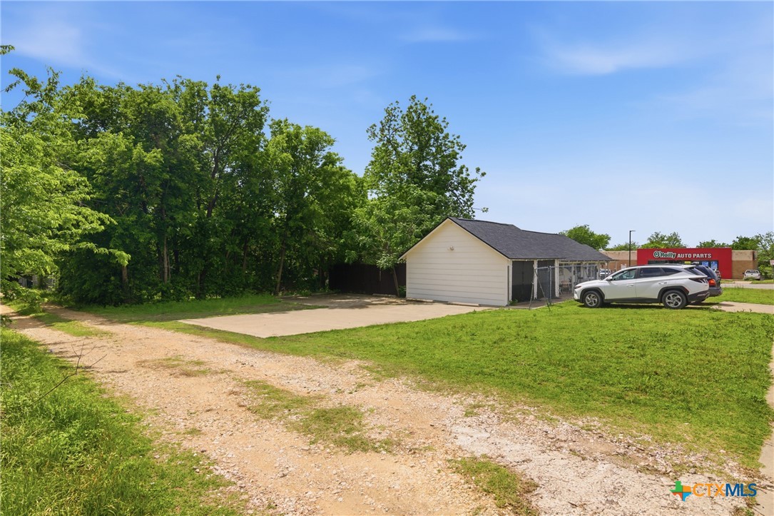 main property photo 10
