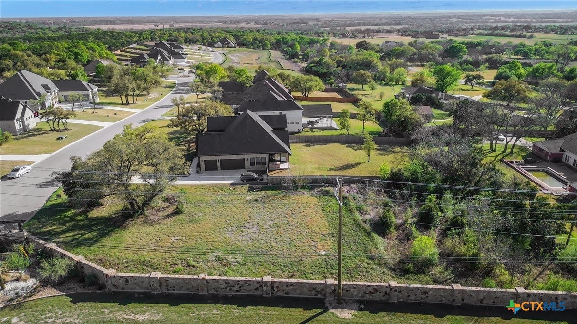 main property photo 11