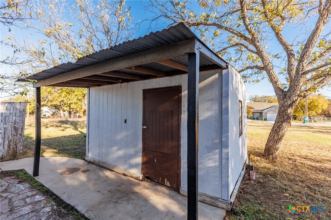 main property photo 40