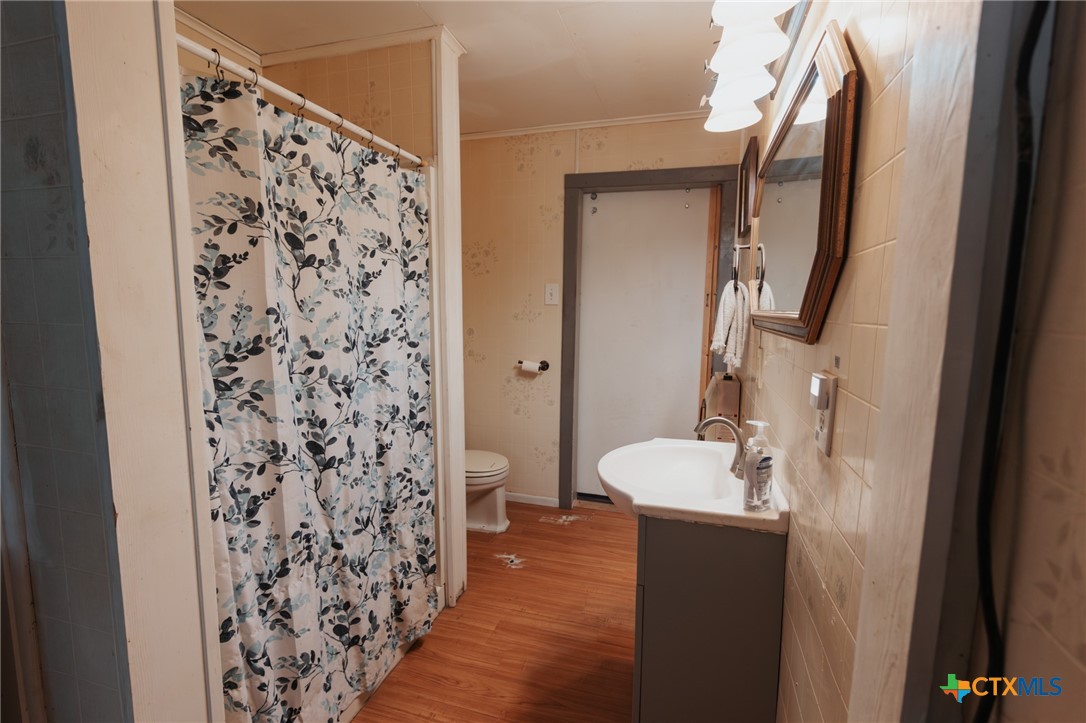 main property photo 9