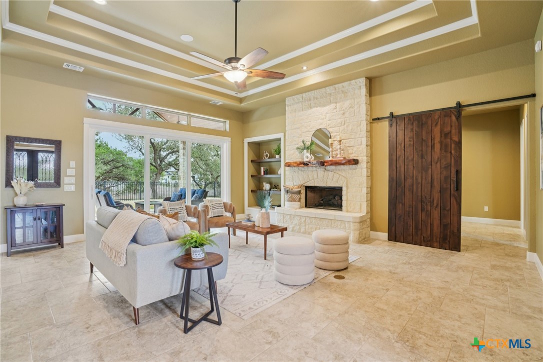 property viewer photo 3