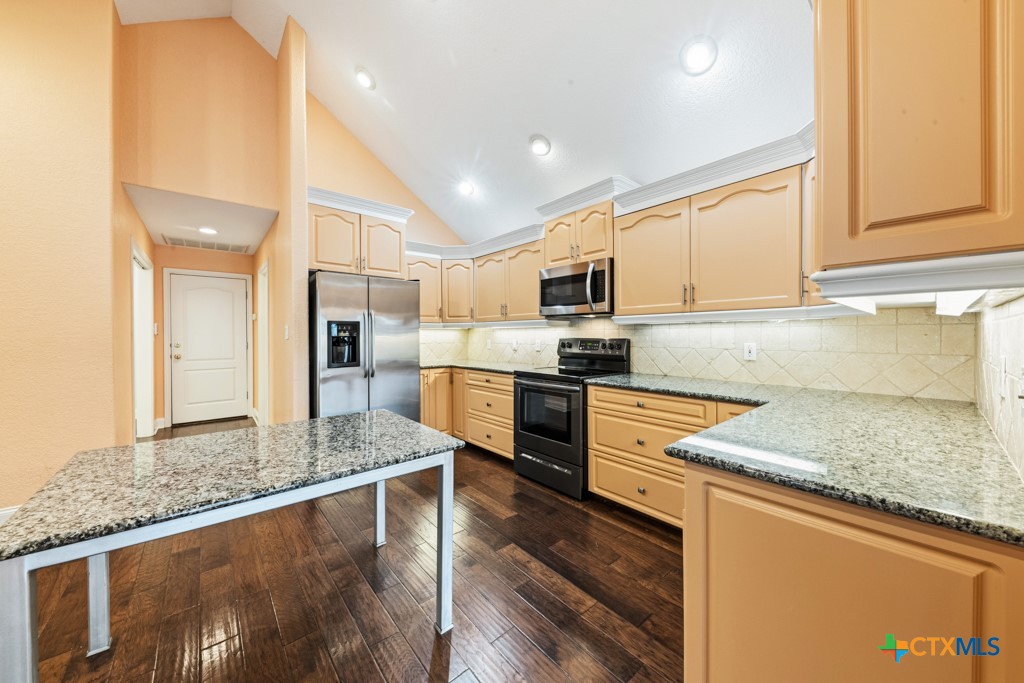 main property photo 15