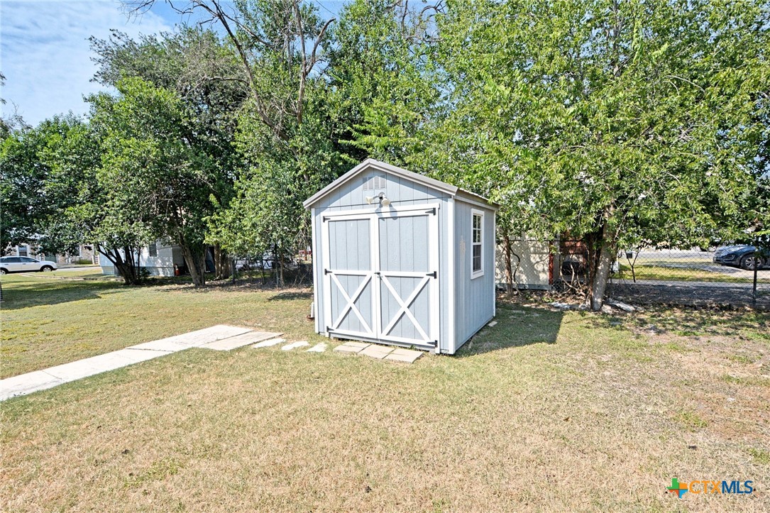 main property photo 30