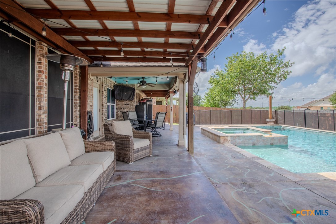 main property photo 29