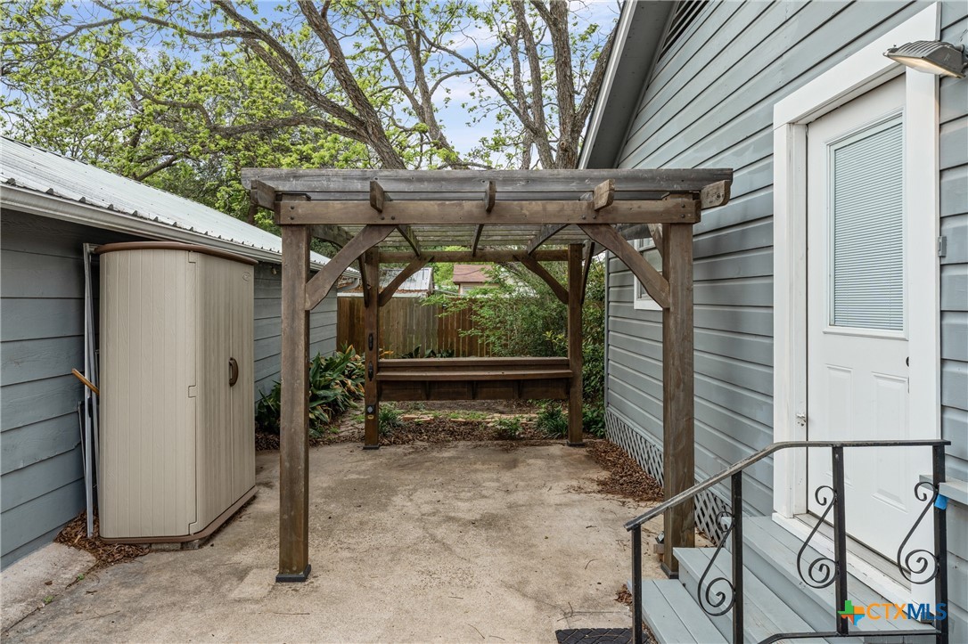 main property photo 27