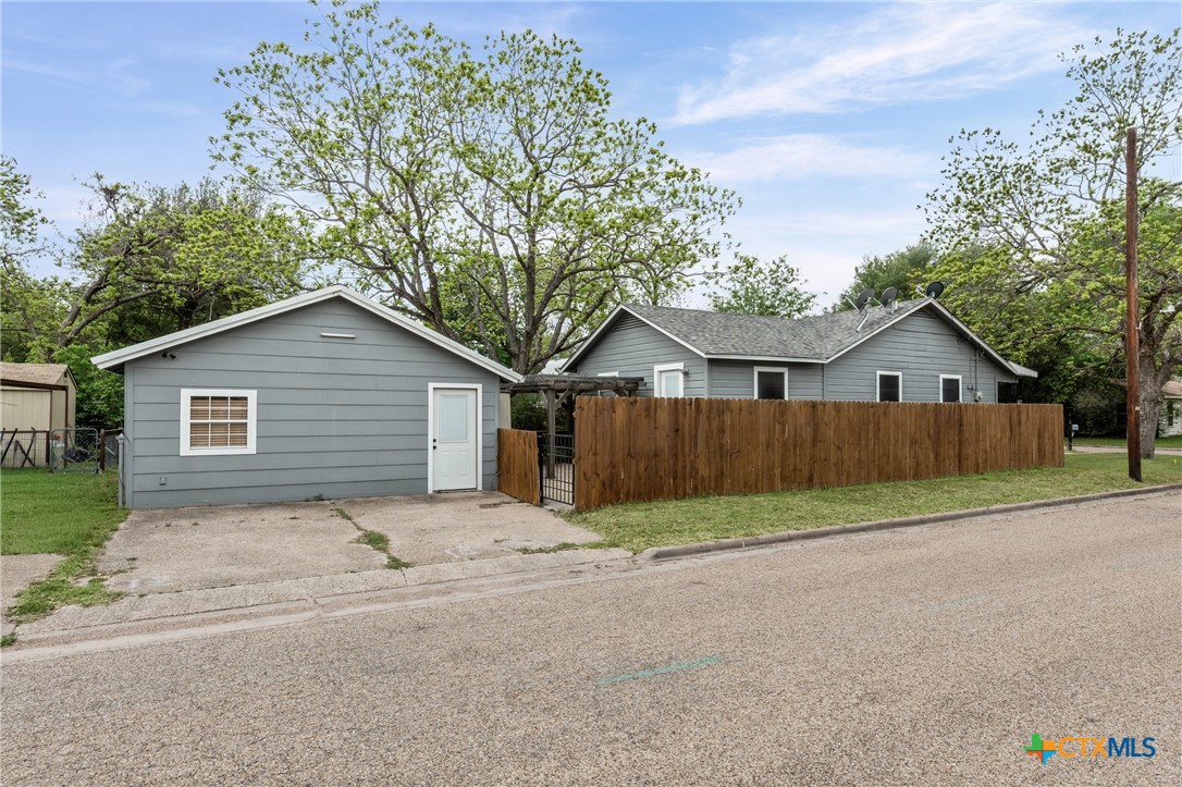 main property photo 3