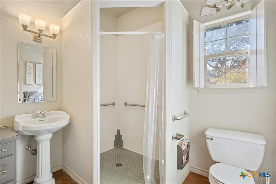 main property photo 25