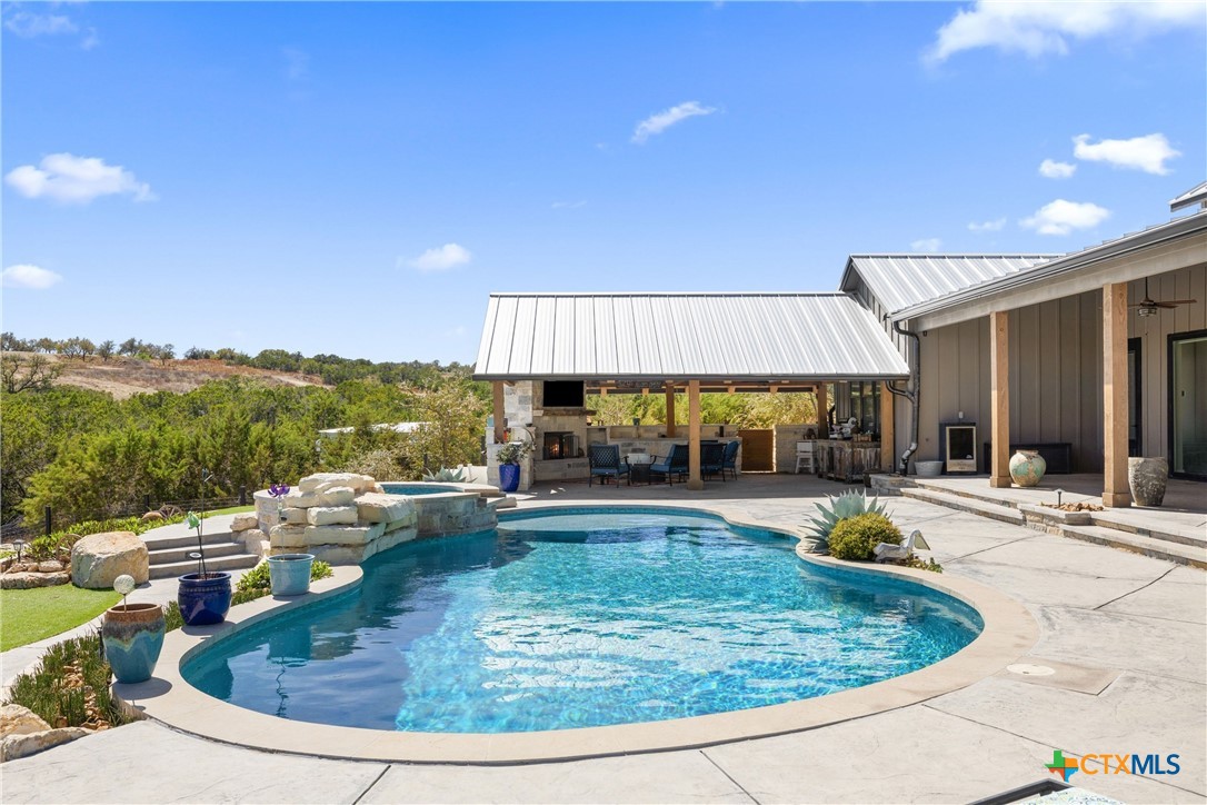 main property photo 36