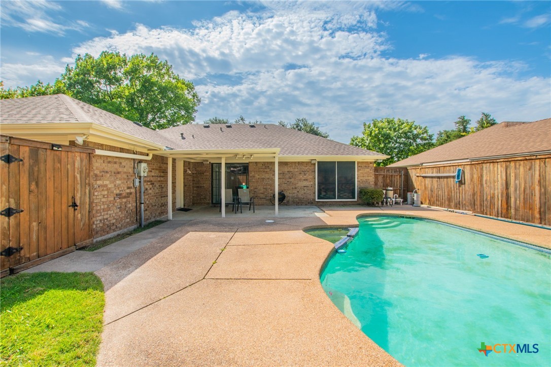 main property photo 21
