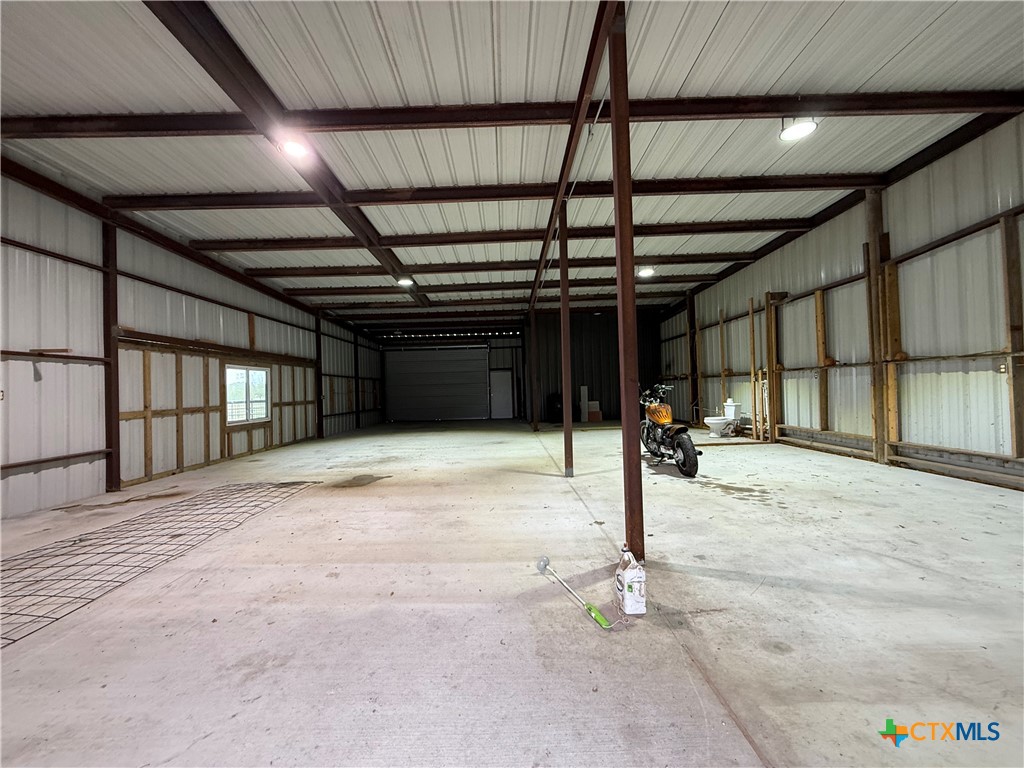 main property photo 40