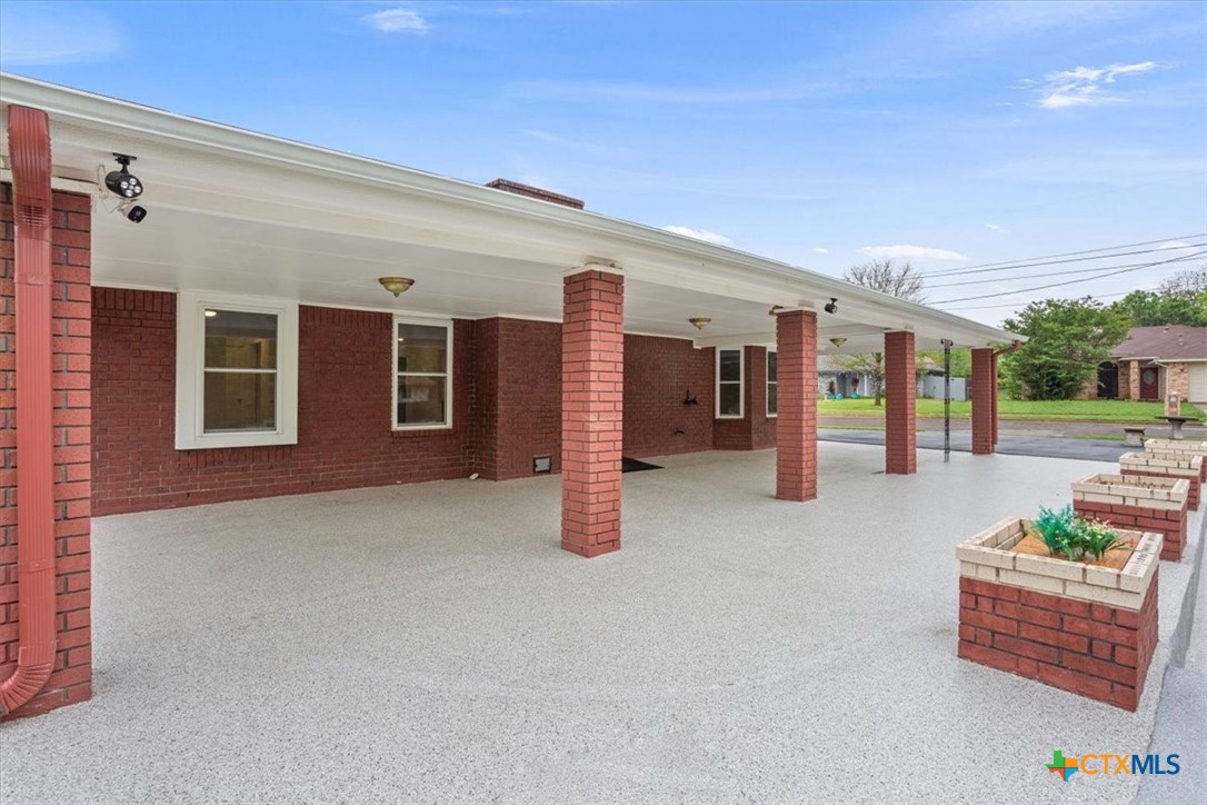 main property photo 36