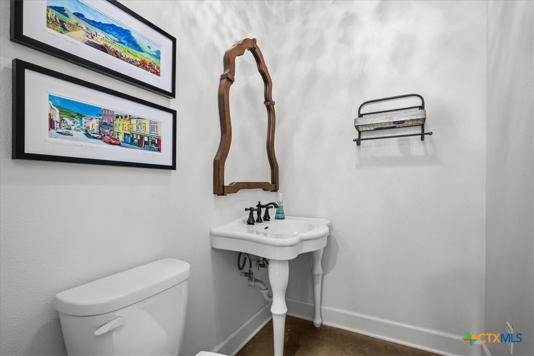 main property photo 9