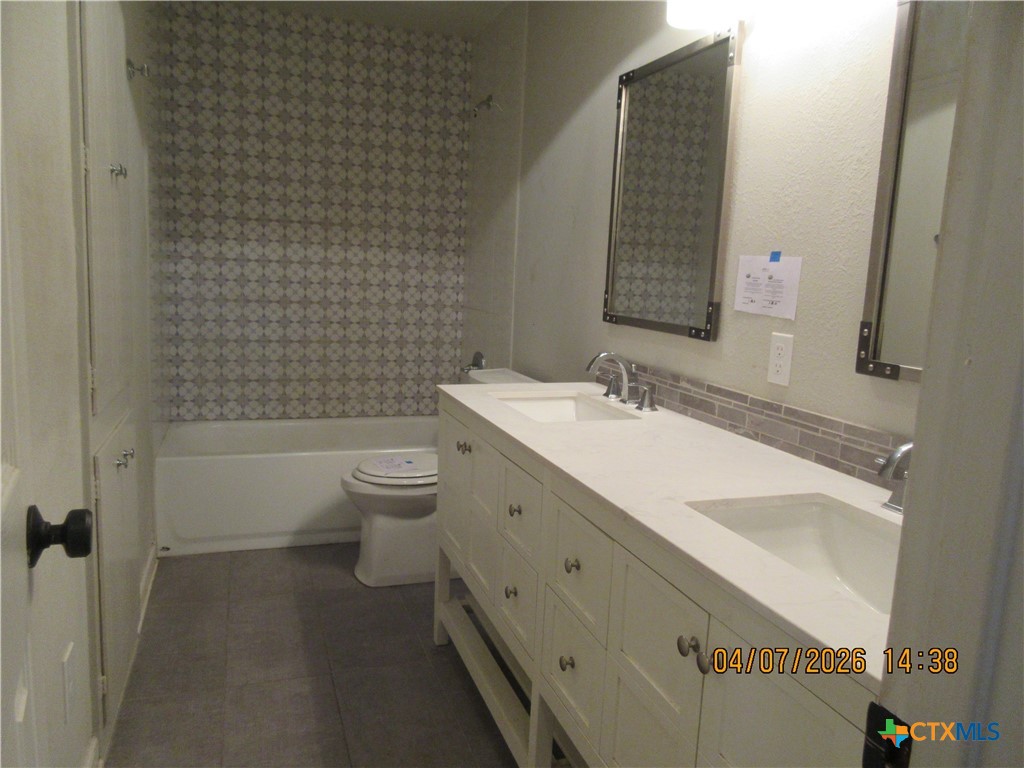 main property photo 10