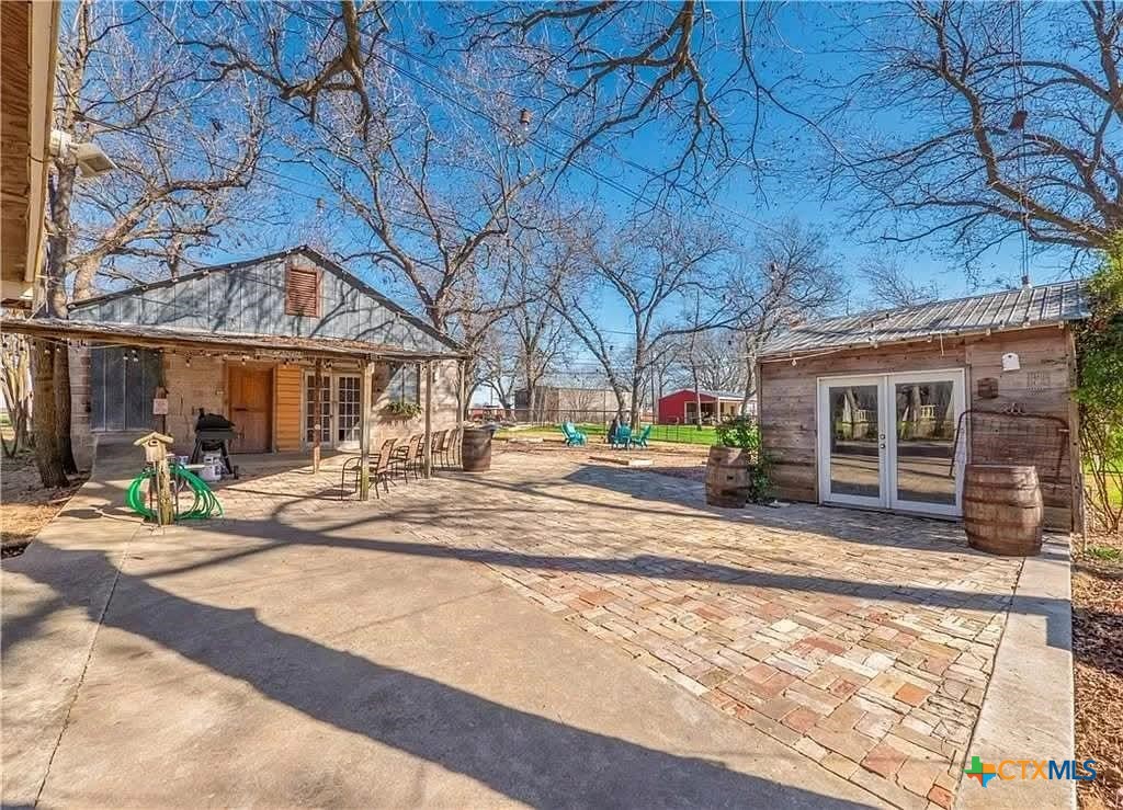 main property photo 19