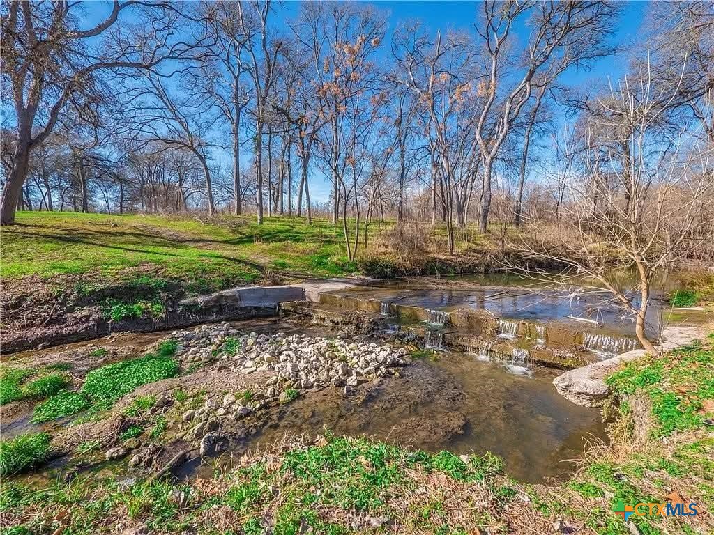 main property photo 37