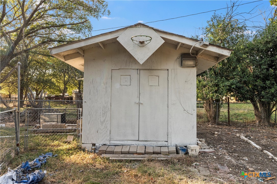 main property photo 20