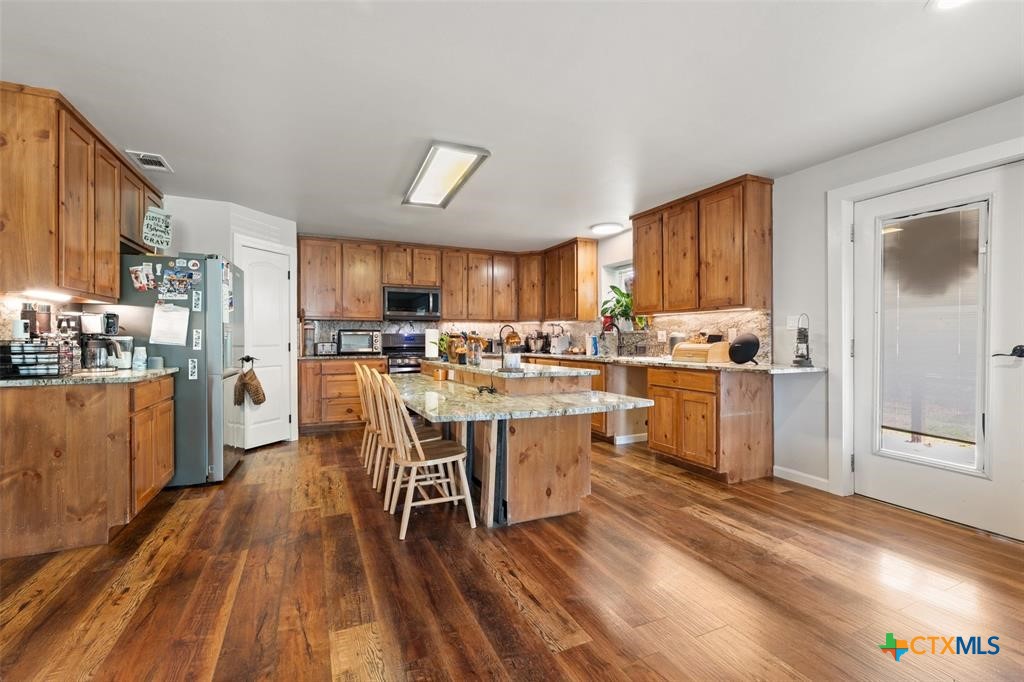main property photo 16