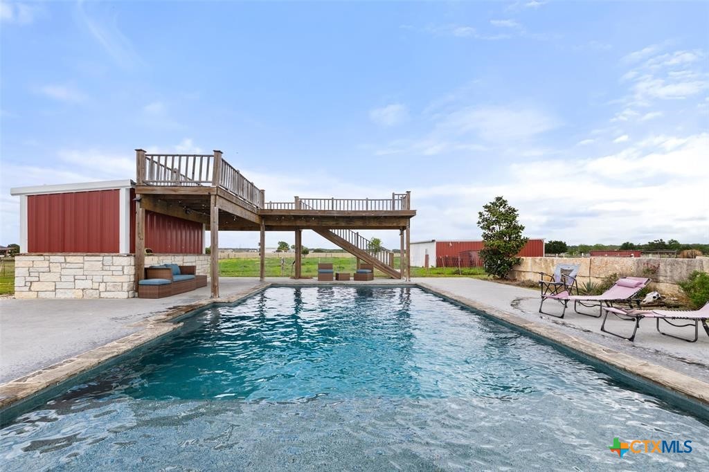 main property photo 8