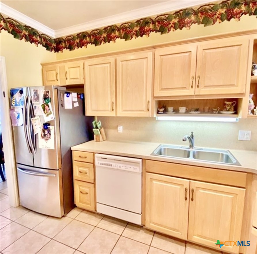 main property photo 16