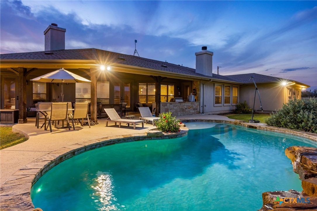 main property photo 28