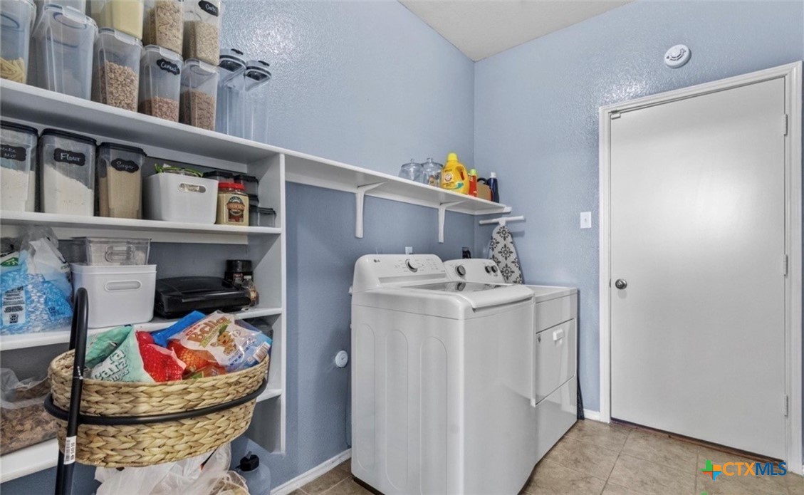 main property photo 9