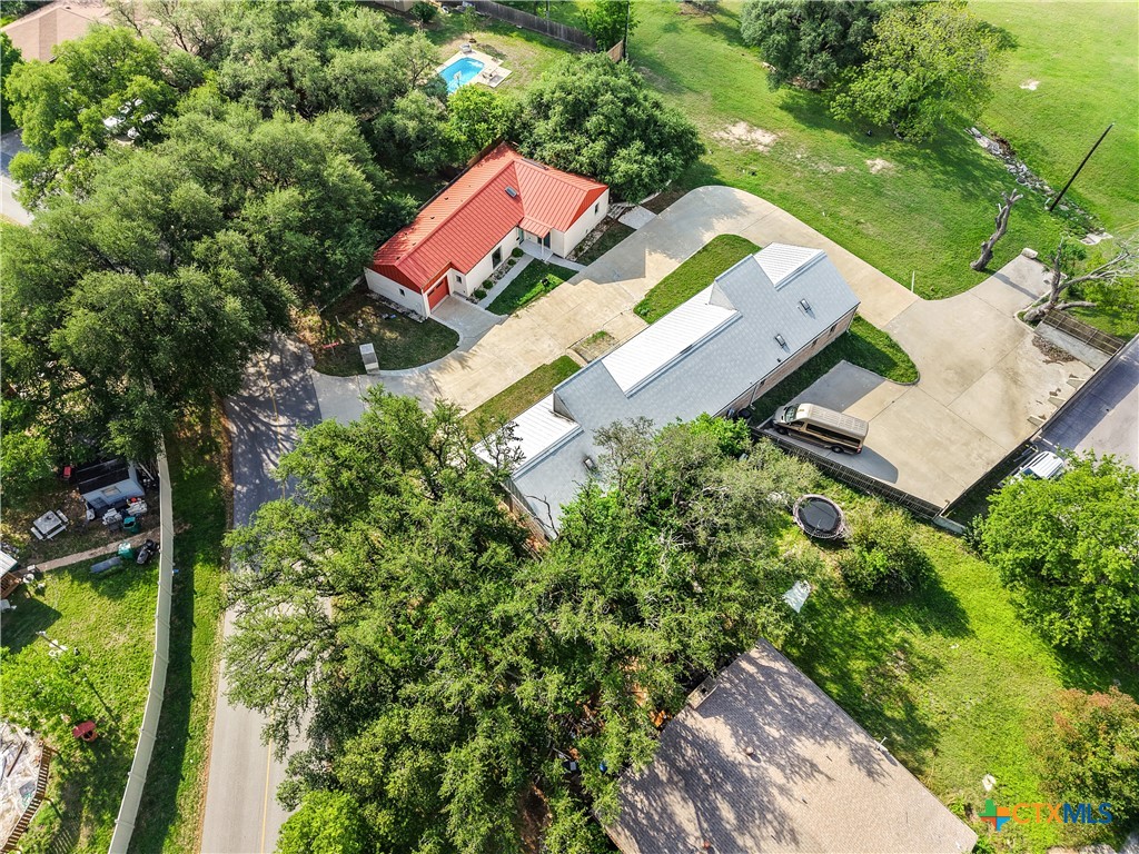 main property photo 28
