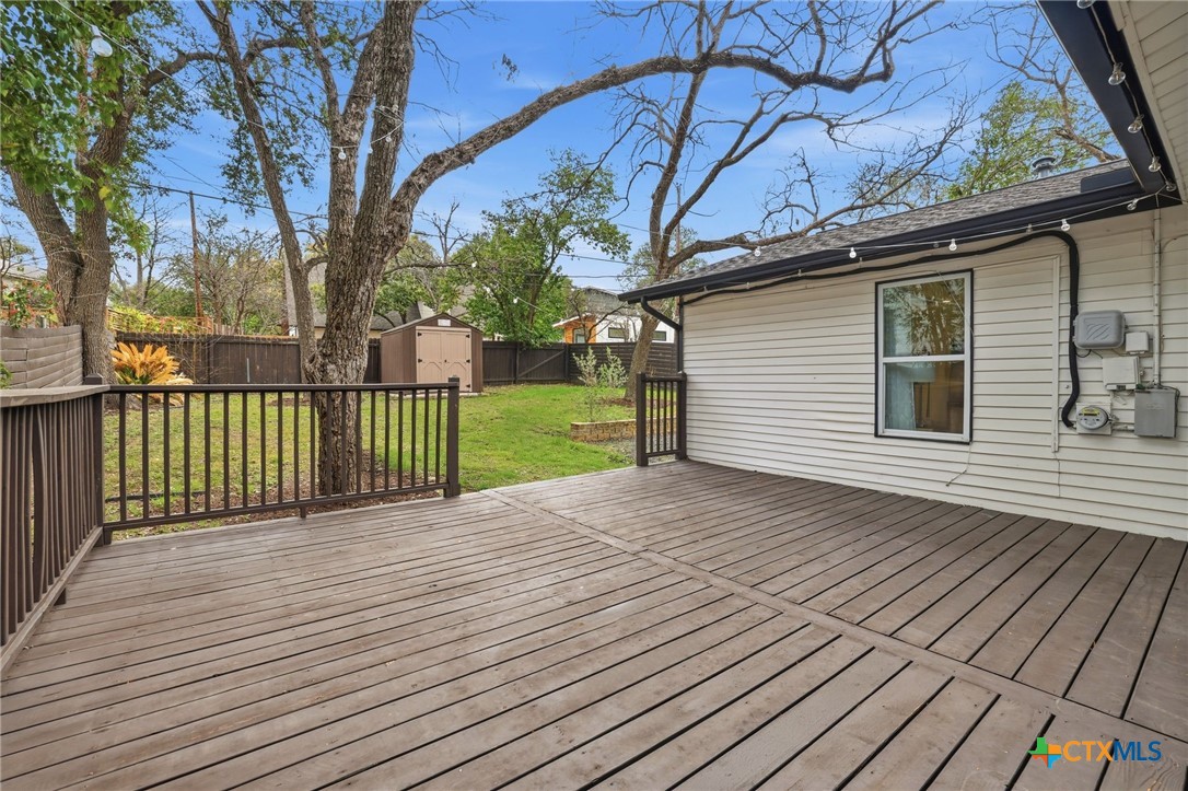 main property photo 32