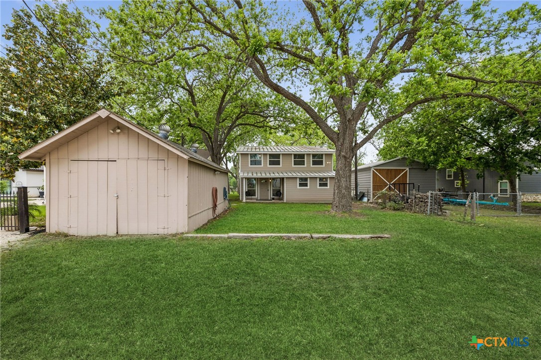 main property photo 10