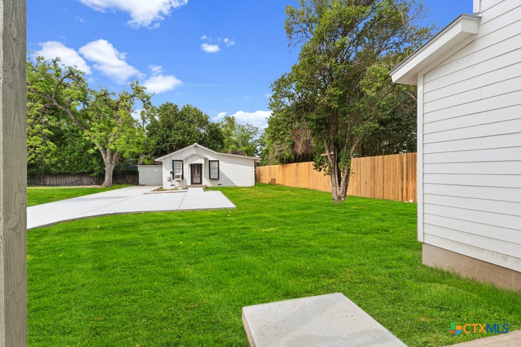 main property photo 28