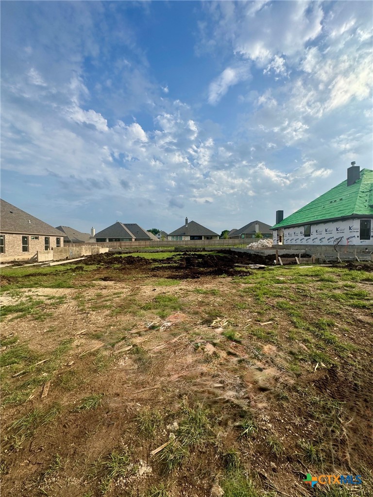 main property photo 13