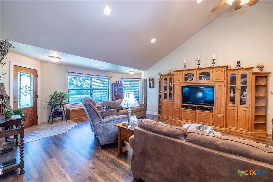 main property photo 7