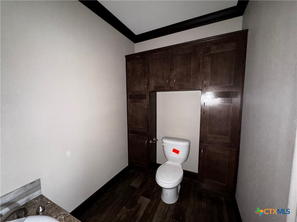 main property photo 28