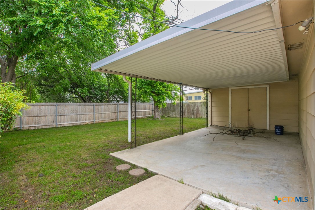 main property photo 28