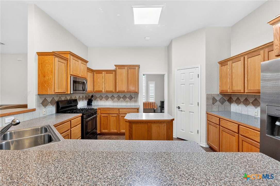 main property photo 12
