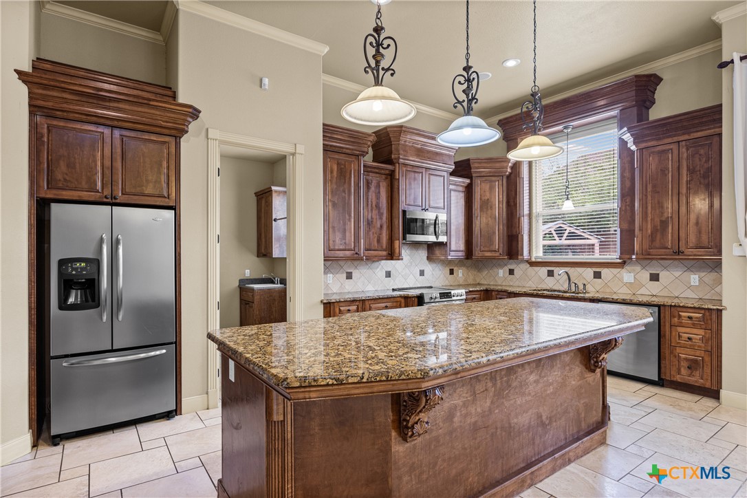 main property photo 10