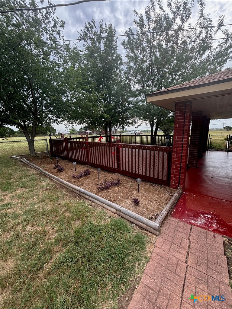 main property photo 11