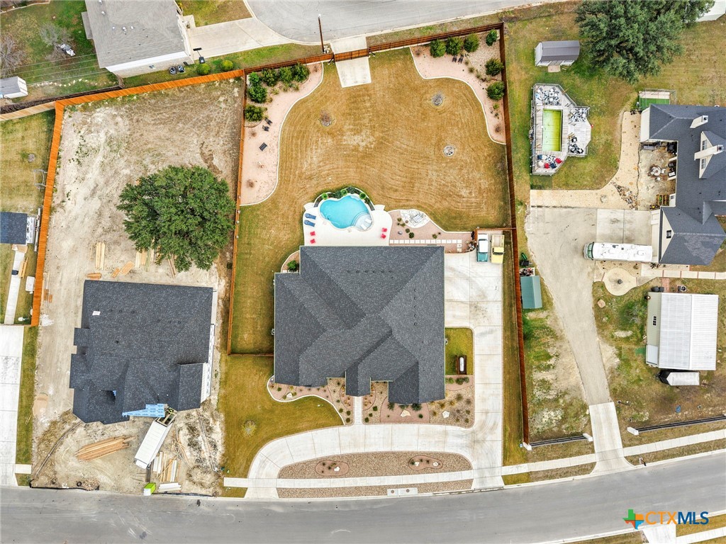 main property photo 45