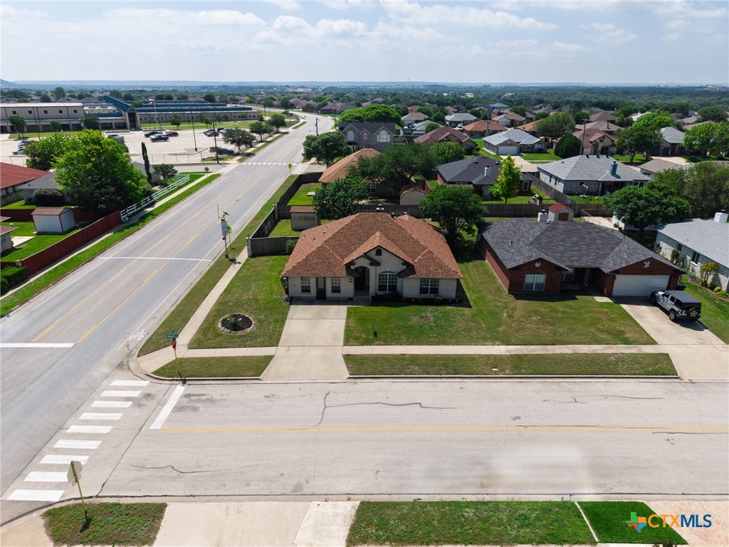 main property photo 6