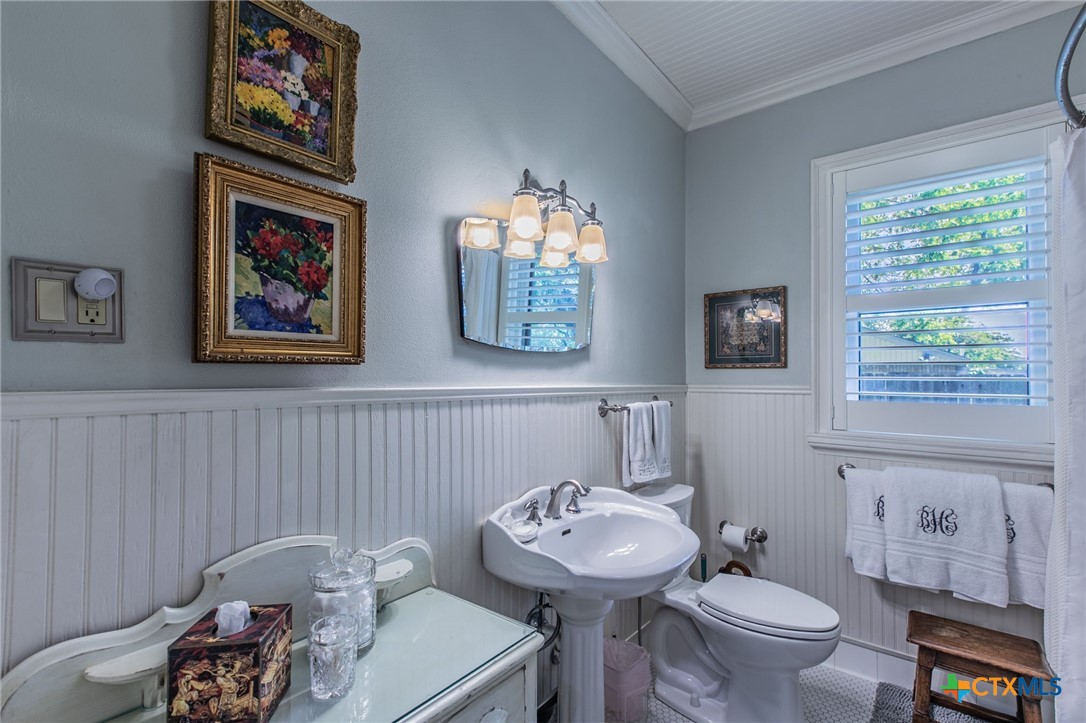 main property photo 10