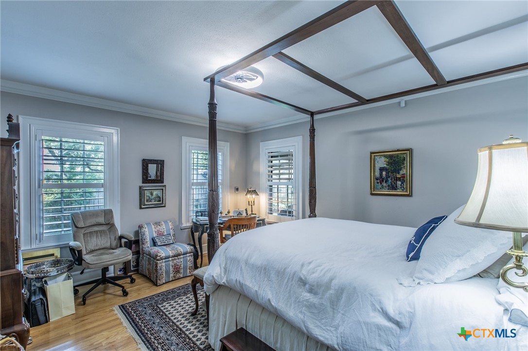 main property photo 20
